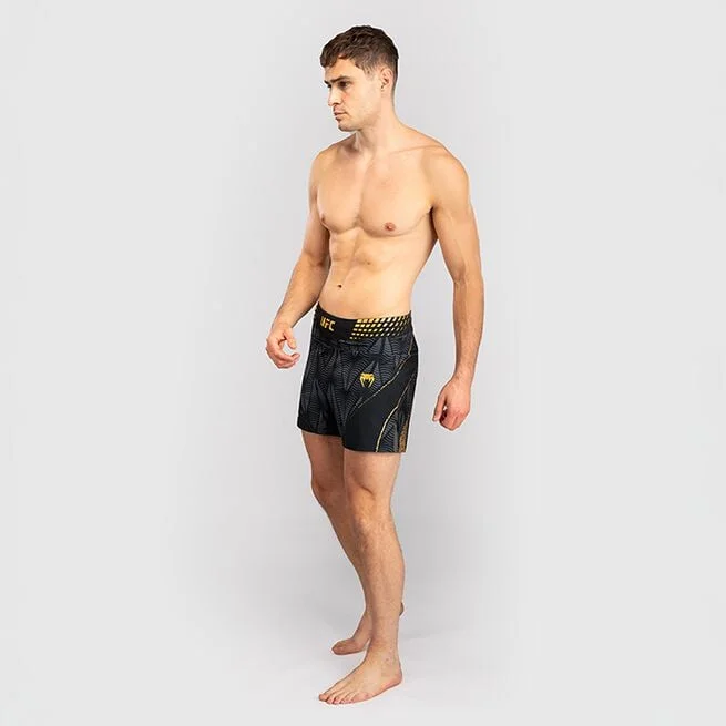 UFC Zenith by Venum Fight Night Fightshorts Короткая модель, черное золото