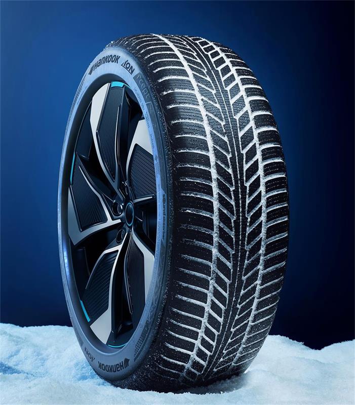 Зимняя шина Hankook iON i*cept IW01 235/40R19