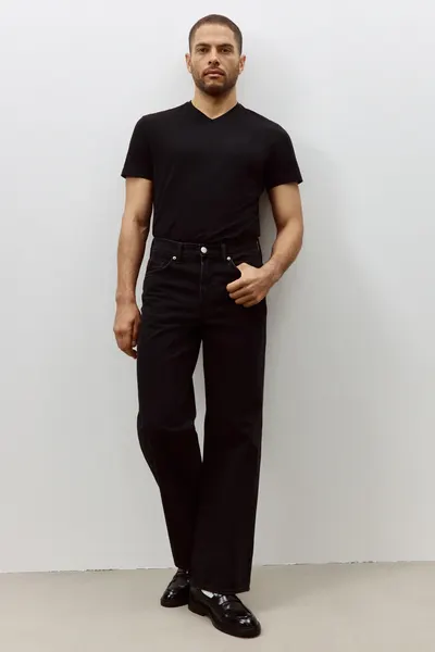 Футболка с V-образным вырезом Slim Fit